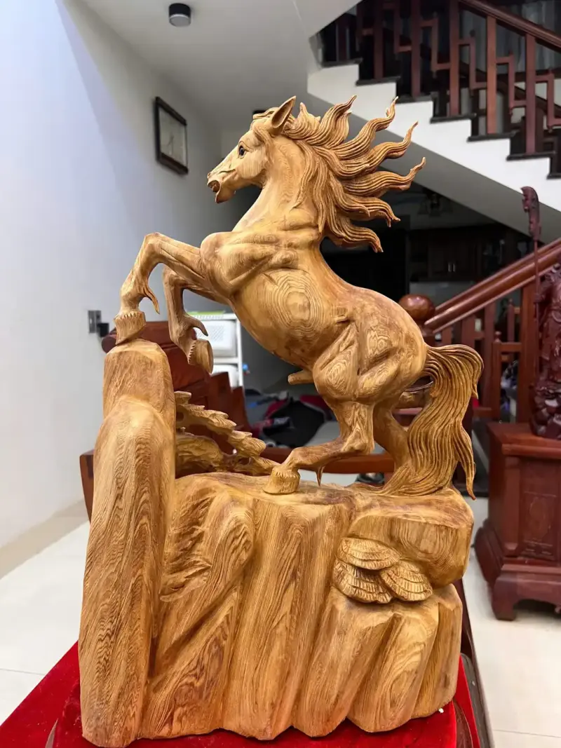 Tượng Nhất Mã Gỗ Ngọc Am Chất Gỗ Già Thơm Cao 59cm