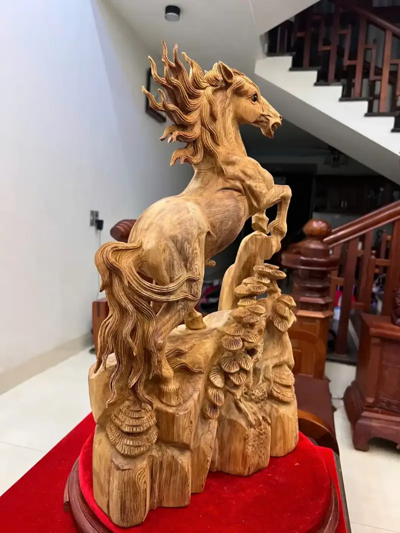 Tượng Nhất Mã Gỗ Ngọc Am Chất Gỗ Già Thơm Cao 59cm