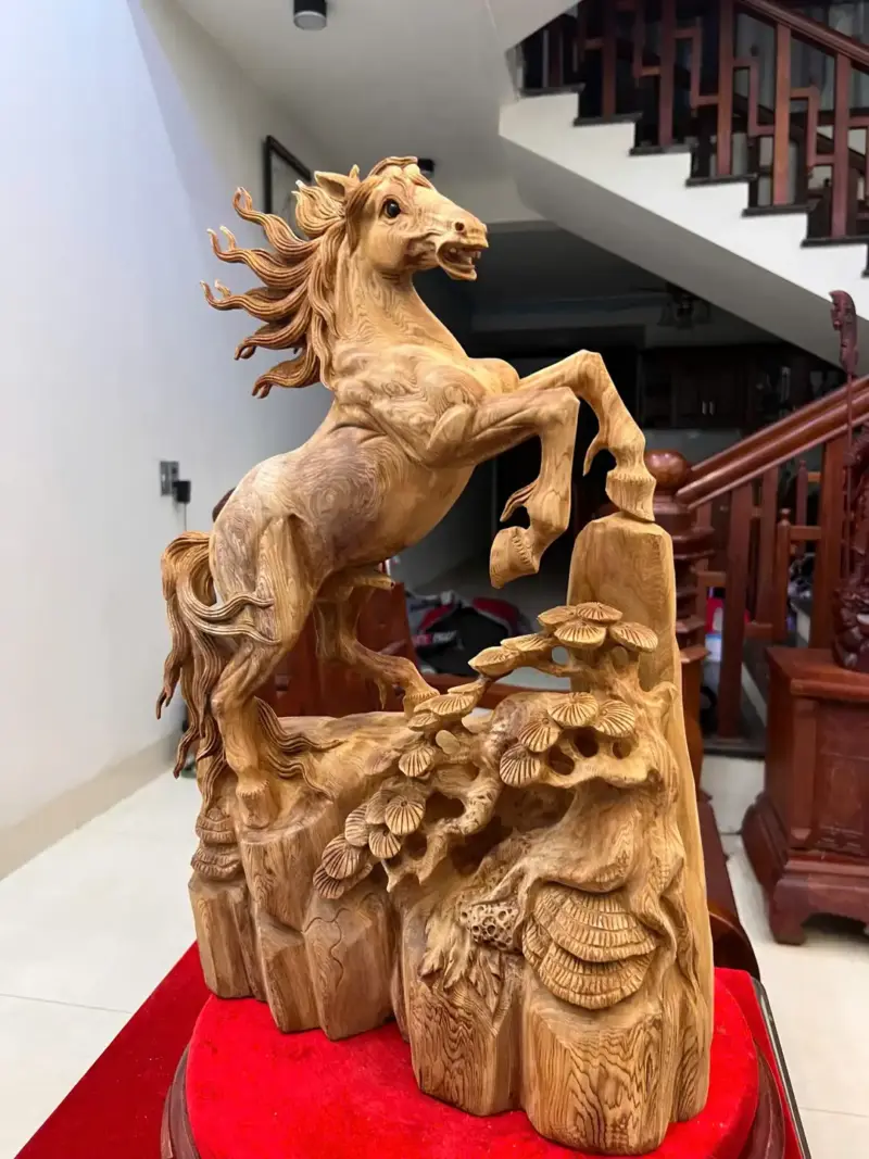 Tượng Nhất Mã Gỗ Ngọc Am Chất Gỗ Già Thơm Cao 59cm