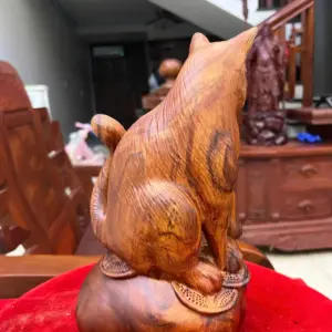 Tượng Mèo Ngồi Bao Tiền Gỗ Sưa Bắc Liền Khối Cao 28cm