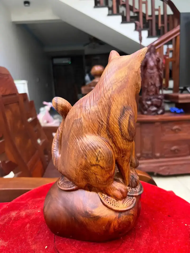 Tượng Mèo Ngồi Bao Tiền Gỗ Sưa Bắc Liền Khối Cao 28cm