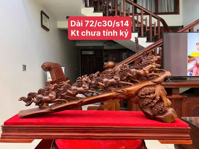 Tượng Cầu Bát Mã Gỗ Sưa Bắc Phôi Gỗ Già Vân Tím Cao 30cm