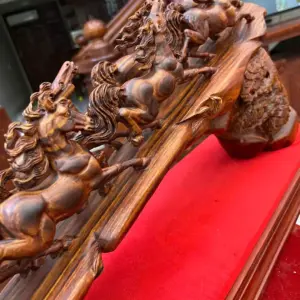 Tượng Cầu Bát Mã Gỗ Sưa Bắc Phôi Gỗ Già Vân Tím Cao 30cm