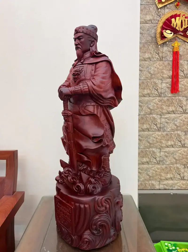 Tượng Trần Quốc Tuấn Gỗ Tử Đàn Liền Khối Cao 70cm
