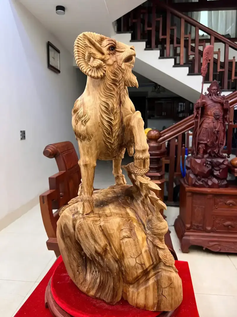 Tượng Nhất Dê Gỗ Ngọc Am To Đẹp Đậm Dầu Cao 71cm