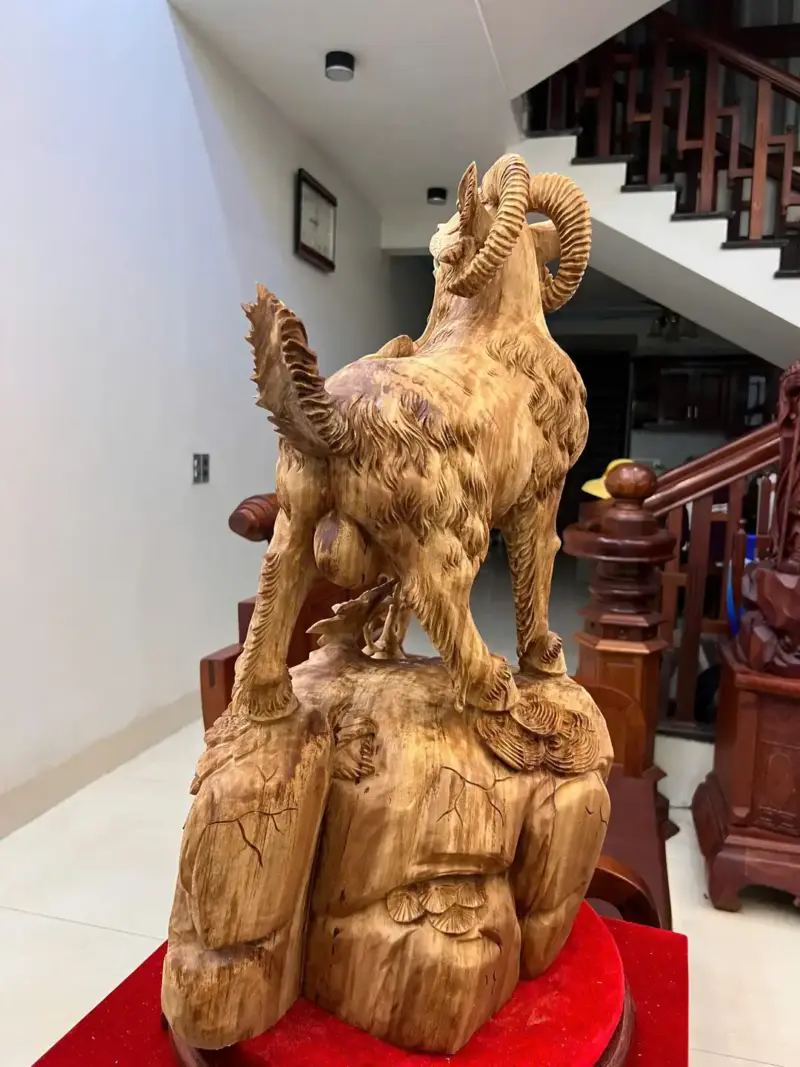Tượng Nhất Dê Gỗ Ngọc Am To Đẹp Đậm Dầu Cao 71cm