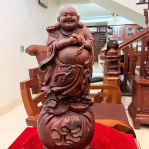 Tượng Di Lặc Chúc Phúc Gỗ Trắc Việt Liền Khối Cao 45cm