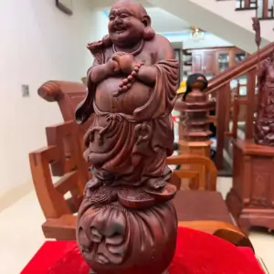 Tượng Di Lặc Chúc Phúc Gỗ Trắc Việt Liền Khối Cao 45cm