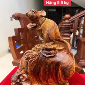 Tượng Chuột Đứng Bao Tiền Gỗ Cẩm Việt Vân Víp Liền Khối Cao 33cm