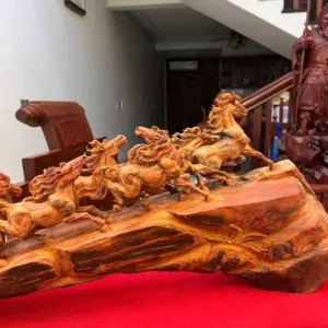 Tượng Bát Mã Gỗ Trắc Việt Liền Khối Đục Kỹ Có Sơn Cao 30cm