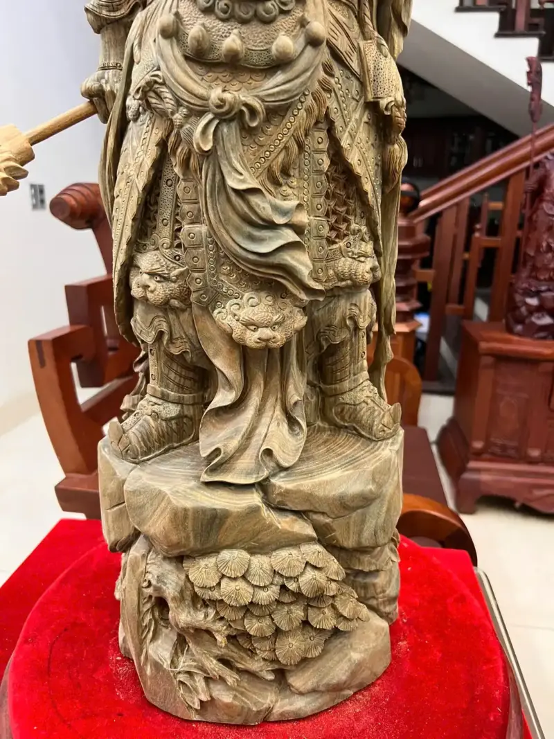Tượng Quan Công Gỗ Trắc Xanh Liền Khối Hàng Đục Kỹ Có Sơn Cao 70cm