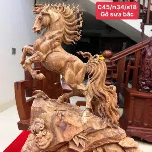 Tượng Nhất Mã Gỗ Sưa Bắc Hàng Kỹ Có Sơn Cao 45cm
