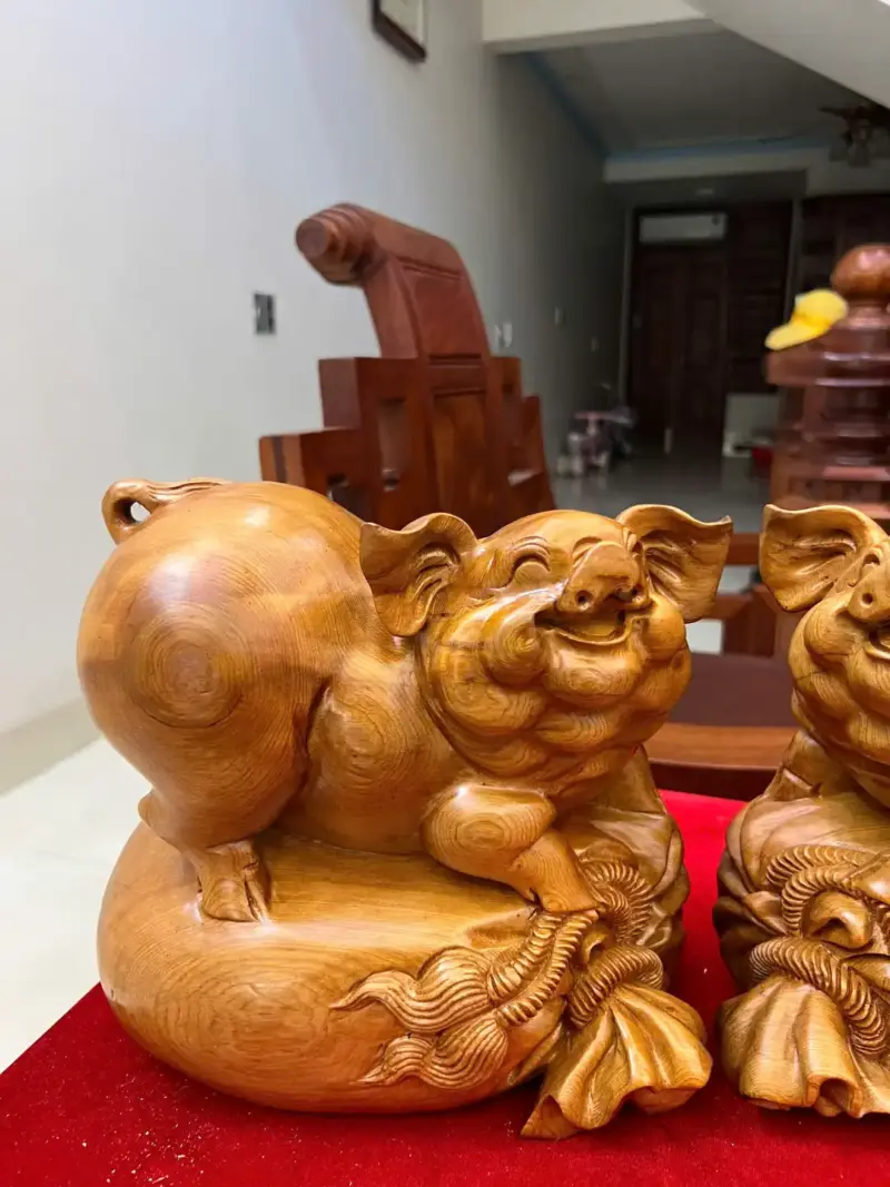 Tượng Cặp Heo Gỗ Ngọc Am Liền Khối Cao 23cm