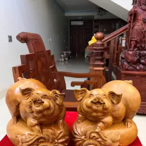 Tượng Cặp Heo Gỗ Ngọc Am Liền Khối Cao 23cm