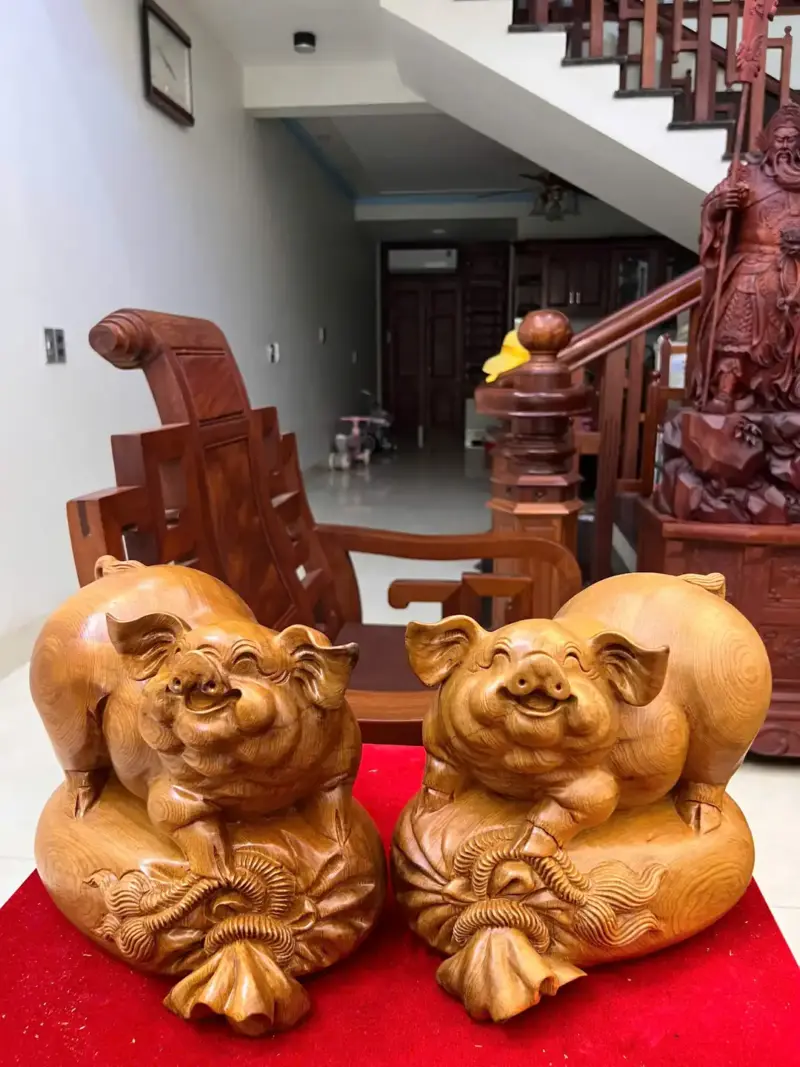 Tượng Cặp Heo Gỗ Ngọc Am Liền Khối Cao 23cm