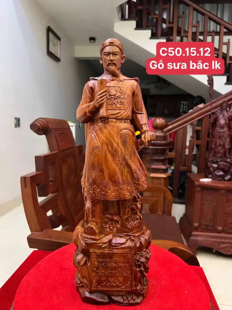 Tượng Trần Quốc Tuấn Gỗ Sưa Bắc Liền Khối Cao 50cm