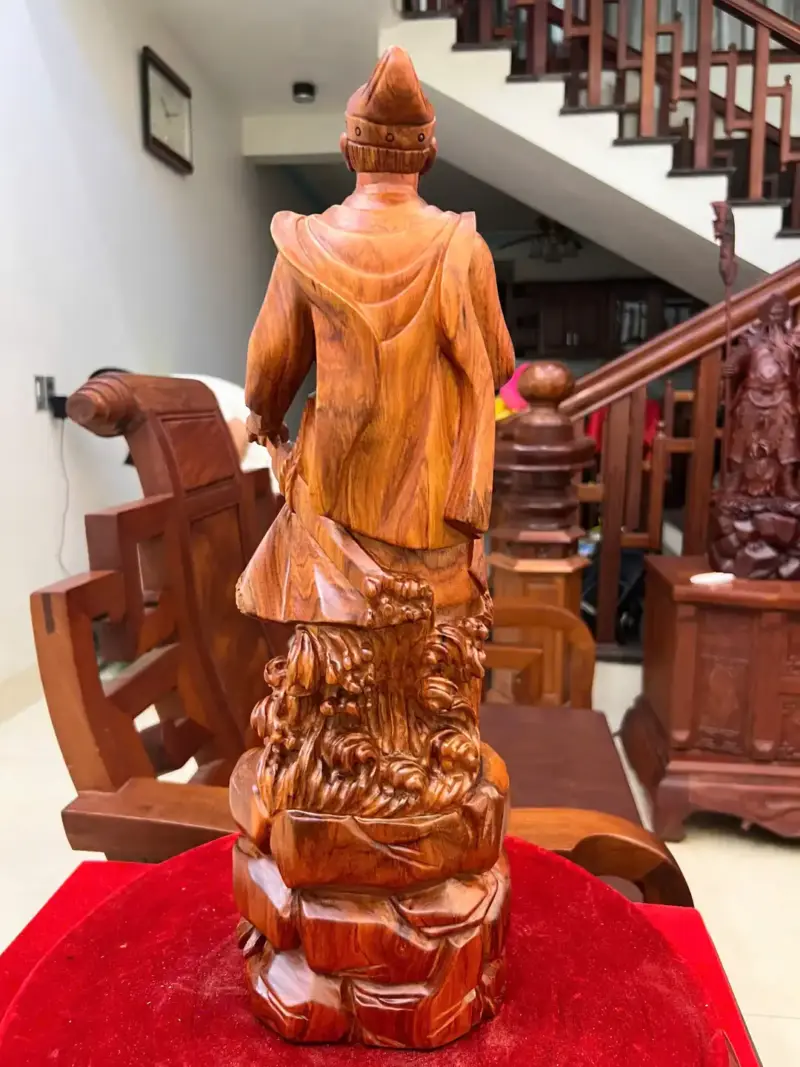 Tượng Trần Quốc Tuấn Gỗ Sưa Bắc Liền Khối Cao 50cm