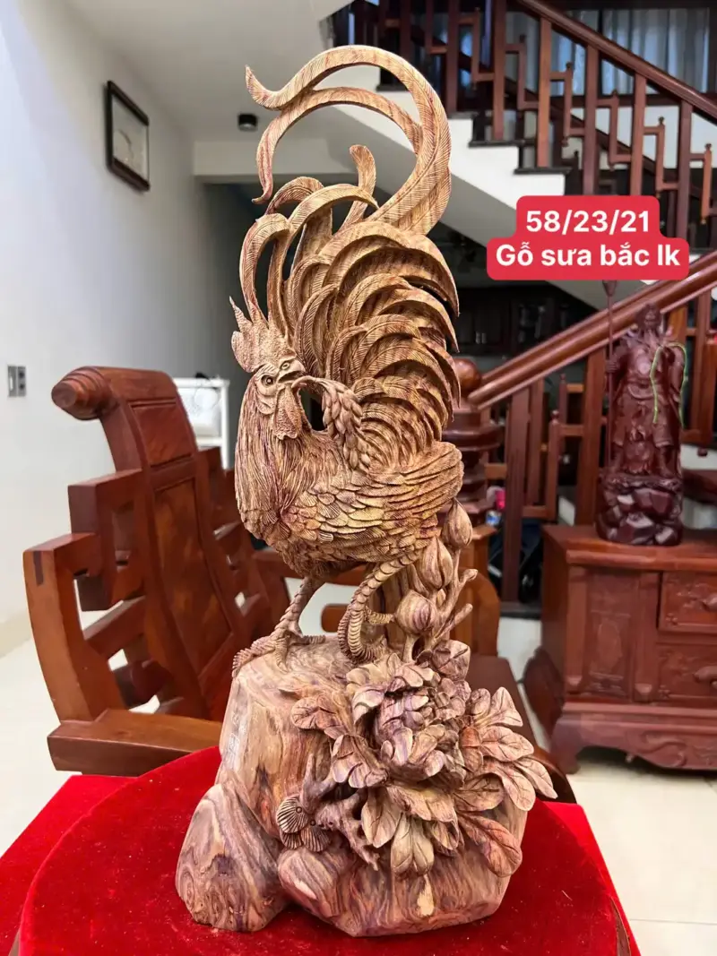 Tượng Nhất Kê Gỗ Sưa Bắc Liền Khối Hàng Nghệ Nhân Tắc Kê Vân Tím Lịm Có Sơn Cao 58cm