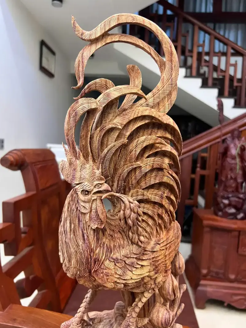 Tượng Nhất Kê Gỗ Sưa Bắc Liền Khối Hàng Nghệ Nhân Tắc Kê Vân Tím Lịm Có Sơn Cao 58cm