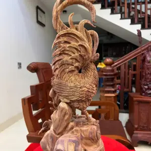 Tượng Nhất Kê Gỗ Sưa Bắc Liền Khối Hàng Nghệ Nhân Tắc Kê Vân Tím Lịm Có Sơn Cao 58cm