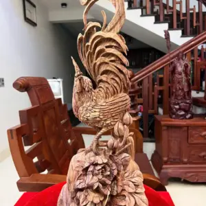 Tượng Nhất Kê Gỗ Sưa Bắc Liền Khối Hàng Nghệ Nhân Tắc Kê Vân Tím Lịm Có Sơn Cao 58cm