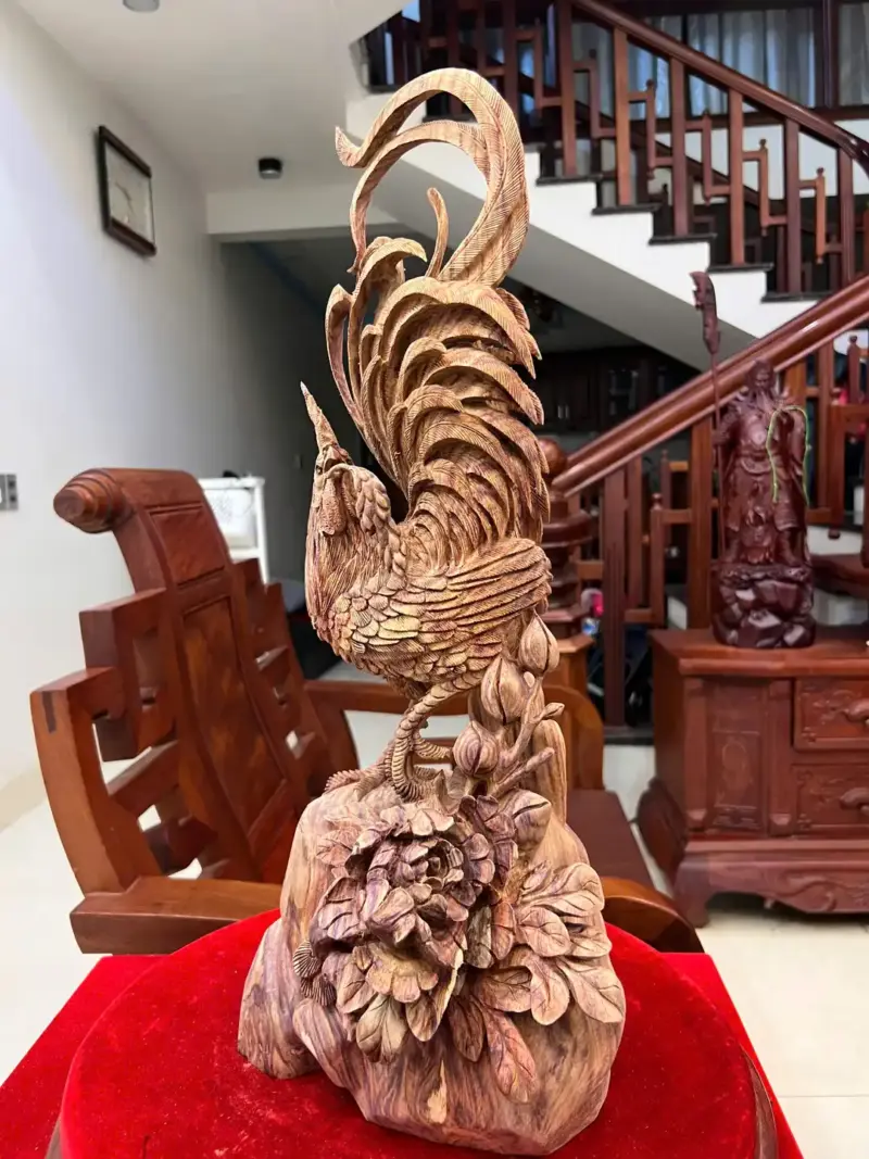 Tượng Nhất Kê Gỗ Sưa Bắc Liền Khối Hàng Nghệ Nhân Tắc Kê Vân Tím Lịm Có Sơn Cao 58cm