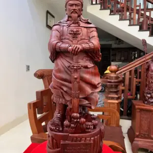 Tượng Trần Quốc Tuấn Chống Kiếm Gỗ Tử Đàn Liền Khối Đục Kỹ Sắc Nét Cao 68cm