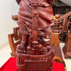 Tượng Trần Quốc Tuấn Chống Kiếm Gỗ Tử Đàn Liền Khối Đục Kỹ Sắc Nét Cao 68cm
