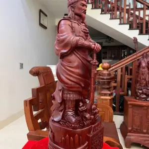 Tượng Trần Quốc Tuấn Chống Kiếm Gỗ Tử Đàn Liền Khối Đục Kỹ Sắc Nét Cao 68cm