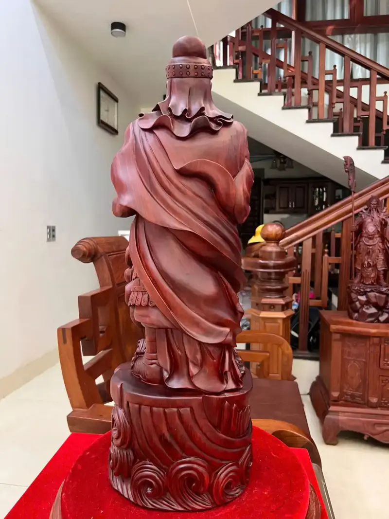 Tượng Trần Quốc Tuấn Chống Kiếm Gỗ Tử Đàn Liền Khối Đục Kỹ Sắc Nét Cao 68cm