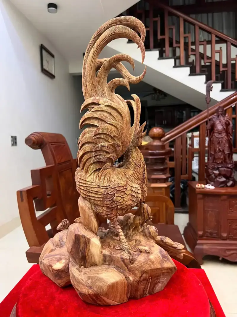 Tượng Nhất Kê Gỗ Sưa Bắc Gỗ Già Tím Hàng Nghệ Nhân Tắc Kê Có Sơn KT:56x32x24